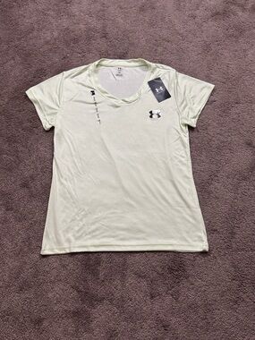 Under Armour Pale Neon Yellow Loose Fit  Short Sleeve Tee SIZE S NWT